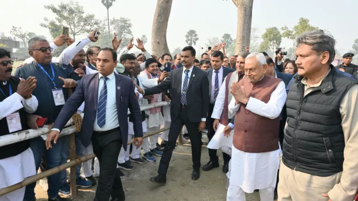 Bihar Politics: लालू यादव के ऑफर पर आ गया CM नीतीश का जवाब, मकर संक्रांति से पहले कर दिया सबकुछ क्लियर - Nitish Kumar Ends Political Speculation Giver final Reaction On Lalu yadav Comment