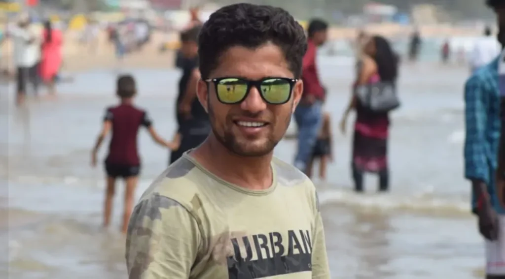 CRPF जवान को नक्सलियों से छुड़ाने वाले पत्रकार मुकेश चंद्राकर की कहानी, साथियों ने सब बताया