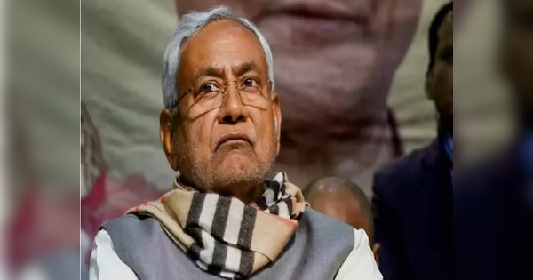 Bihar Politics: मुंबई से आई नीतीश कुमार के लिए एक और धमाकेदार खबर, क्या जेडीयू सांसदों को तोड़ने में जुटी है बीजेपी
