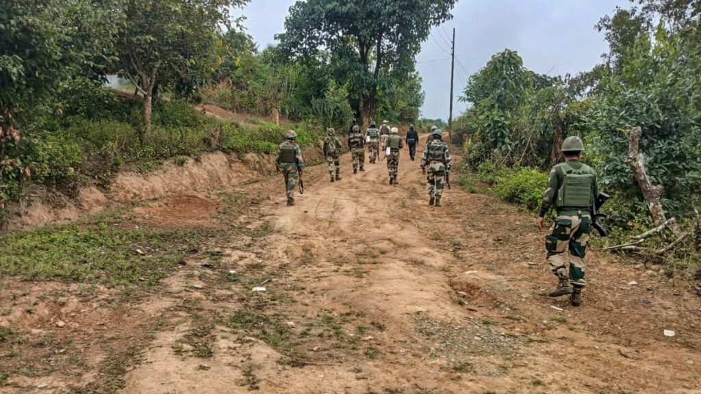 मणिपुर: भीड़ ने SP ऑफिस पर फेंके पत्थर और पेट्रोल बम, कांगपोकपी के एसपी समेत कई पुलिसकर्मी घायल