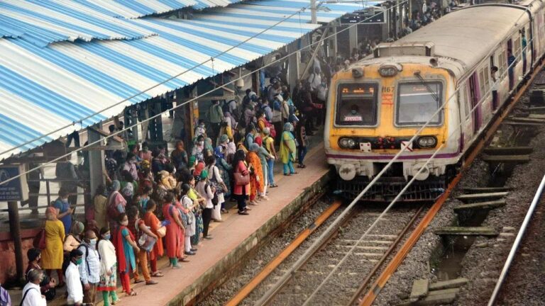 Mumbai local train updates: Central and Western Railway to operate mega block on Sunday, January 5, check details