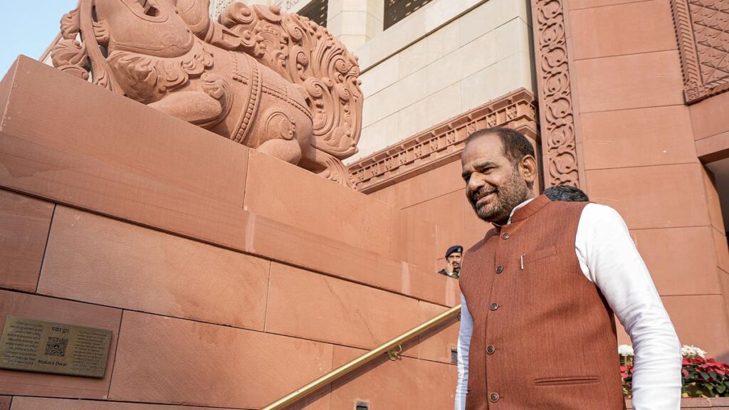 Bidhuri draws flak for remarks against CM, Priyanka