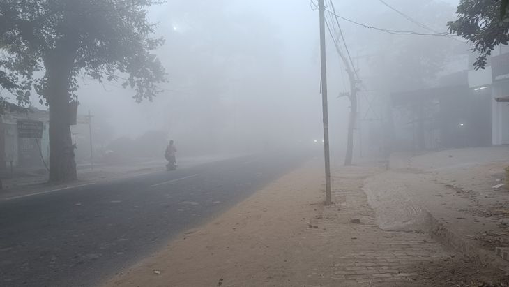 रात का पारा 6 डिग्री से. पहुंचा, बढ़ी ठंड, 20 किमी की रफ्तार से चली पछुआ हवा