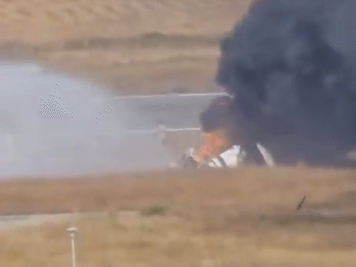 गुजरात के पोरबंदर में हेलिकॉप्टर क्रैश, 3 की मौत:  कोस्ट गार्ड एयरपोर्ट पर हुआ हादसा, 4 महीने पहले भी ALH क्रैश हुआ था