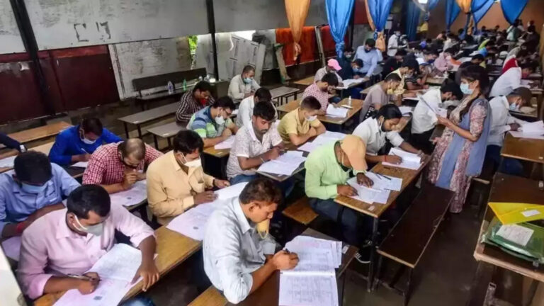 BPSC Exam 2024: हंगामे के बीच कल दोबारा होकर रहेगी बीपीएससी प्री परीक्षा? जिद पर अड़ा आयोग, 22 सेंटर तैयार