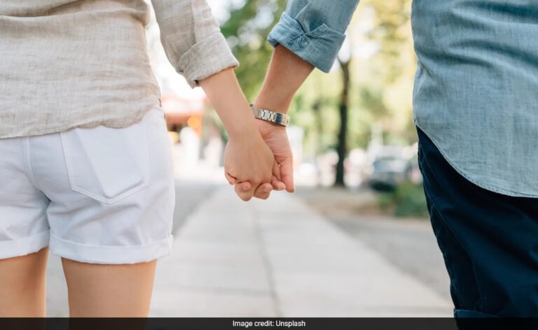 OYO के होटलों में अब अविवाहित जोड़ों को नहीं मिलेगा कमरा, कंपनी ने बदले नियम