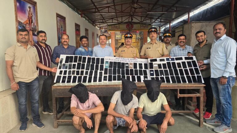 Mumbai Police officials raid man’s house in Andheri while investigating snatching case, recover 120 mobile phones; 3 held