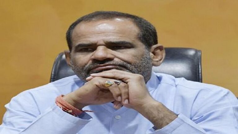 फिर फिसली बिधूड़ी की जुबान: प्रियंका के बाद दिल्ली की सीएम आतिशी पर की आपत्तिजनक टिप्पणी, कहा- बदल लिया पिता..